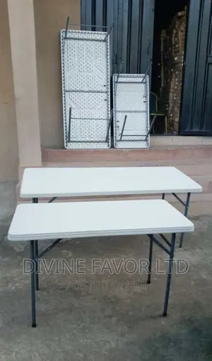 Rectangular Plastic Foldable Table 6 Ft