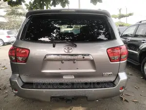 Toyota Sequoia 2015 Silver