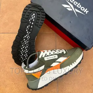 *Reebok CL Runner 'Green/Orange’*
