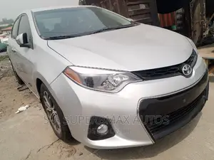 Toyota Corolla 2015 Silver