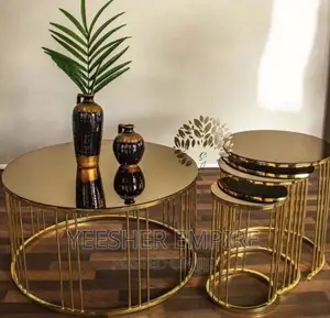 Luxury Glass Top Center Table With 3 Side Stools