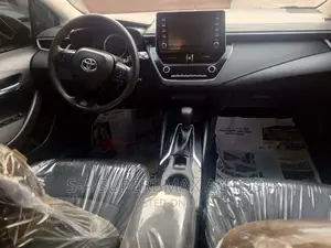 Toyota Corolla LE 2020 Silver