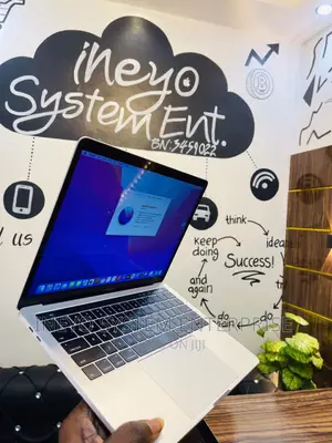 Laptop Apple MacBook Pro 2018 8GB Intel Core I5 SSD 256GB