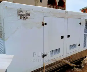Perkins Soundproof Diesel Gen of 250kva Copper Capacity