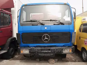 Foreign Used Mercedes-Benz Water Tanker Truck