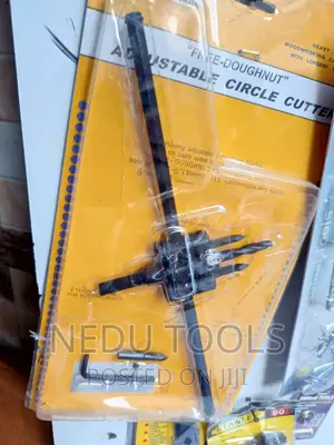 Adjustable Circle Cutter