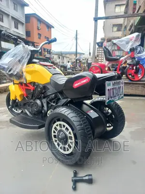 Three Wheels Children Power Bike
