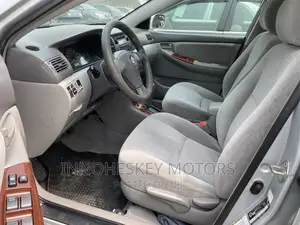 Toyota Corolla LE 2005 Silver
