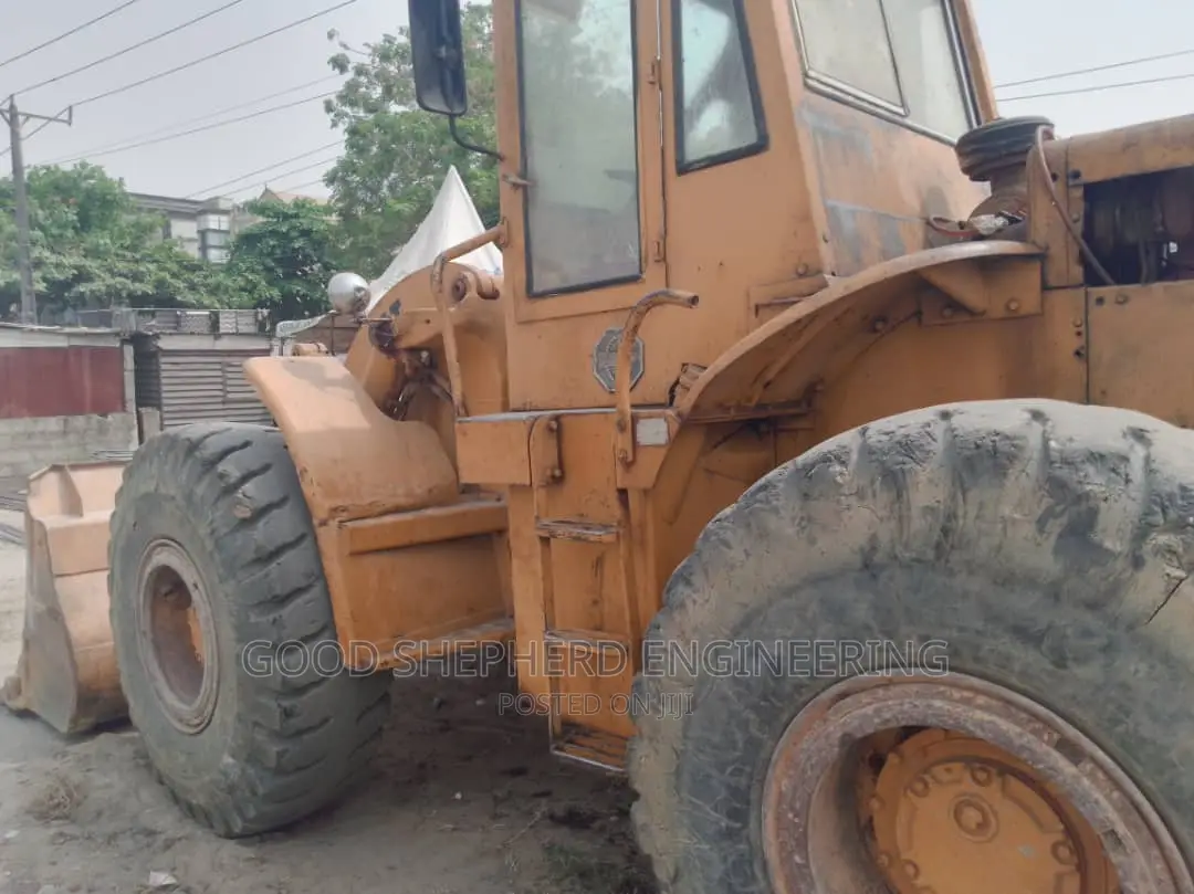 Payloader Machine for Rent At