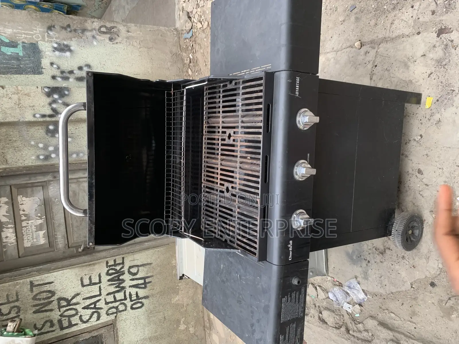 Barbecue Standing Machine