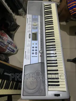 Yamaha DGX 200 Portable Grand Piano Keyboard