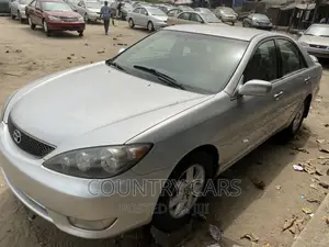 Toyota Camry 2005 Silver