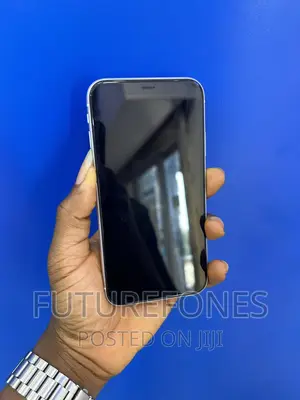 Apple iPhone XR 64 GB White
