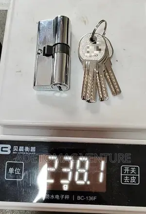 Cylinder Lock With 5 Computer Keys