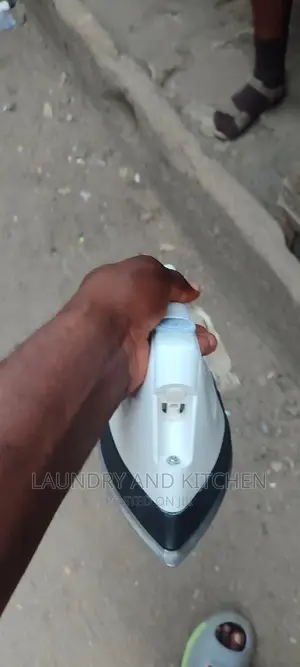Philips Steam Iron for Fashion and Home Use