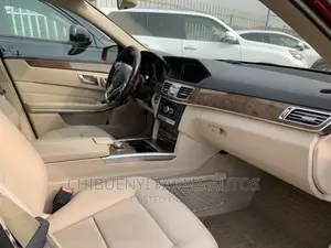 Mercedes-Benz E350 Base 4Matic Sedan AWD (3.5L 6cyl 7A) 2014 Red