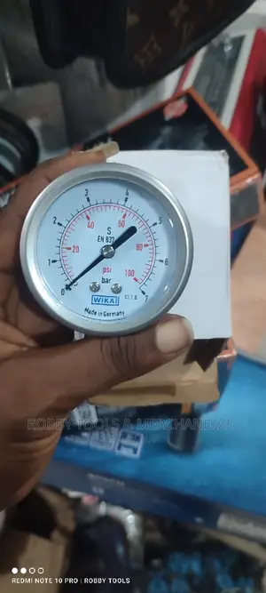 Pressure Gauge 0 - 7 Bars 2.5 Inches