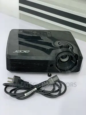 Direct Uk Used Projector Ikeja, Lekki , Alaba , Surulere