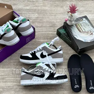 *Original Nike Sb Dunk Low ‘Chlorophyll Men Women
