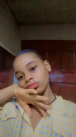 Live in Nanny/Housekeeper O8I