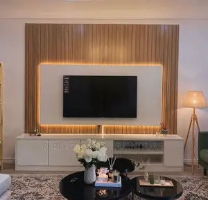 T v Console