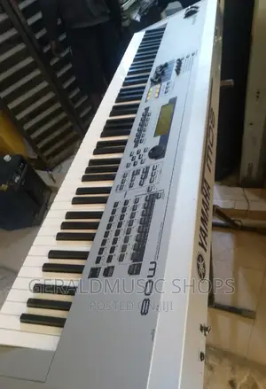 UK Used Yamaha MO8 Workstation Synthesizer