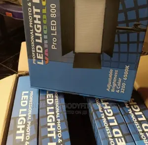 Brand New Pro Led 800 Light For Video Photo With Tripod