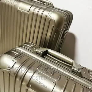 Travel Clean and Nice  With This Medium and Cabin Size Box