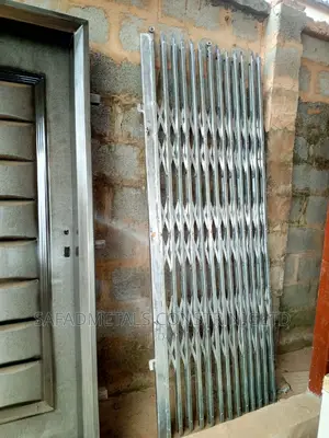 4ft by 7ft Collapsible Gate