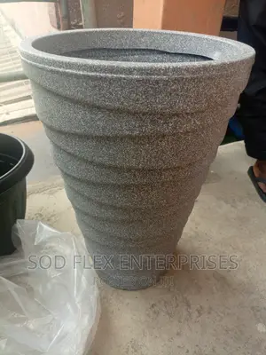 Beaubeautiful Long Plastic Fiber Pot