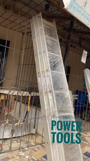 Aluminium Triple Extension Ladders 3 X 9 Rungs Platform