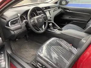 Toyota Camry SE FWD (2.5L 4cyl 8AM) 2018 Red
