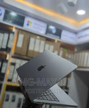 Laptop Apple MacBook Pro 2021 M1 16GB Apple M1 Pro SSD 1T