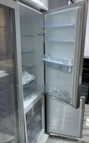 Hisense 2 Door Fridge and Freezer With Water Dispenser