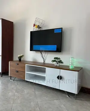 T v Console