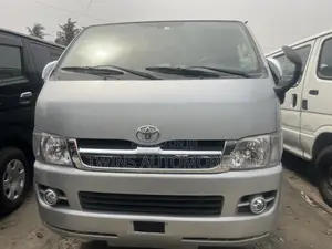 Toyota HiAce 2011 Silver