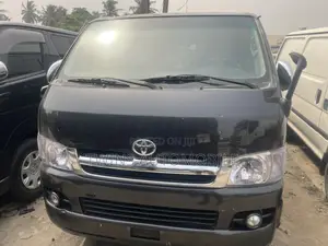 Toyota HiAce 2013 Black