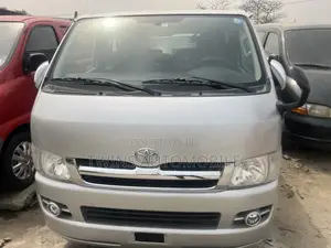 Toyota HiAce 2013 Silver