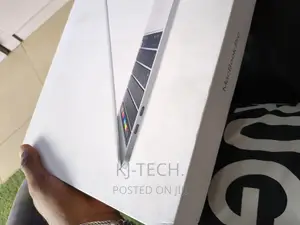 Laptop Apple MacBook Pro 2020 16GB Intel Core I5 SSD 1T
