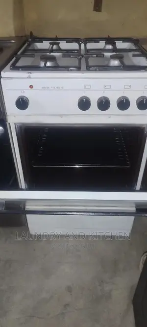 4 Burner Gas Cooker With Oven and Grill