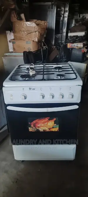 4 Burner 6 by 6 Gas Cooker With Oven and Grill