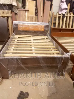 Quality Bed Frame 4 and Half by 6 Ft