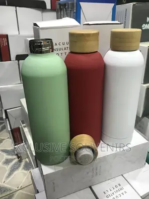 500ml Vacuum Insulated Flask With Wooden Cover