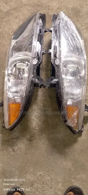 Set of Head Light for Toyota Sienna 2012