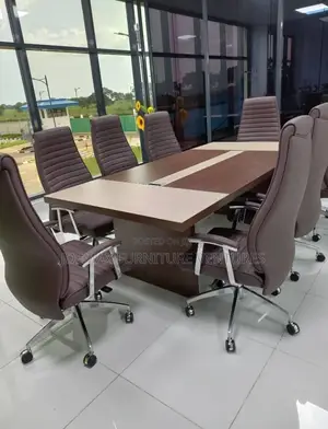 Executive Conference Table With Capacity of 8 Seaters.
