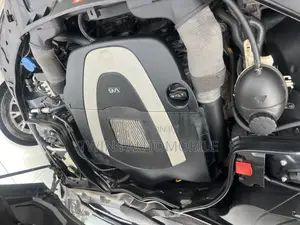 Mercedes-Benz C300 2010 Gray