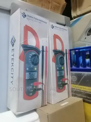 Digital Clamp Meter