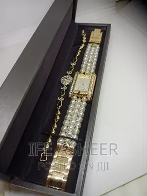 Dior Ladies Pearl Wristwatch With Bracelet - Gold