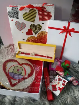 Lovers Package Inside a Box of 6 Items With a Fancy Bag 02