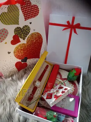 Lovers Package Inside a Box of 6 Items With a Fancy Bag 02